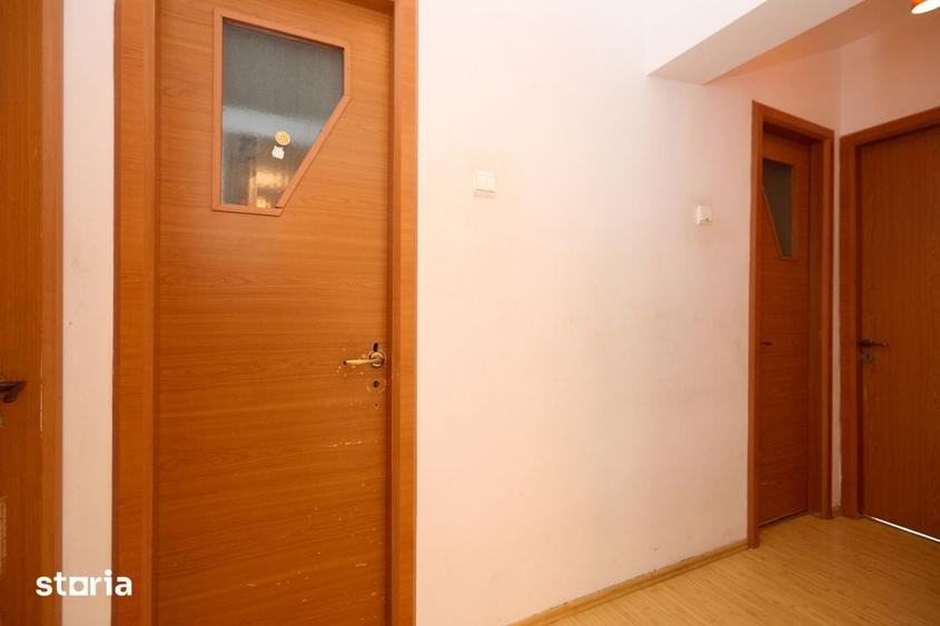 Apartament cu 4 camere semidecomandat în Craiovei