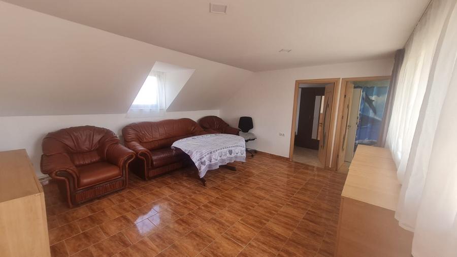 Apartament cu 3 camere, mobilat în Trei Stejari — fotografia 1
