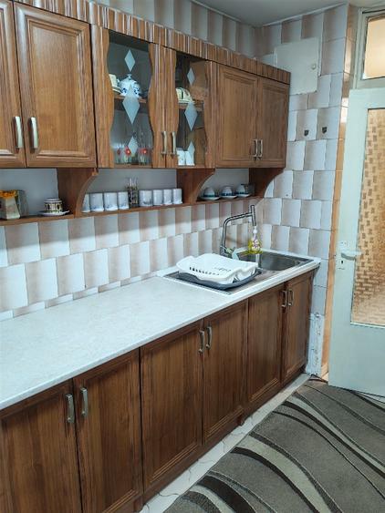 Apartament cu 4 camere decomandat în Rahova