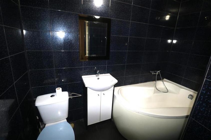 Garsonieră decomandată în Lunei