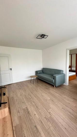 Apartament cu 2 camere semidecomandat, mobilat în Dacia