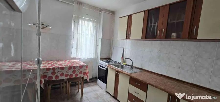 Apartament cu 2 camere decomandat în Centrul Civic