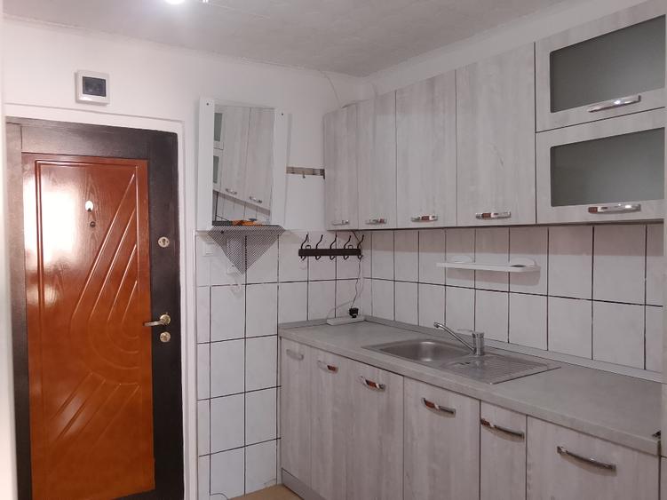 Garsonieră decomandată în Uzina 2