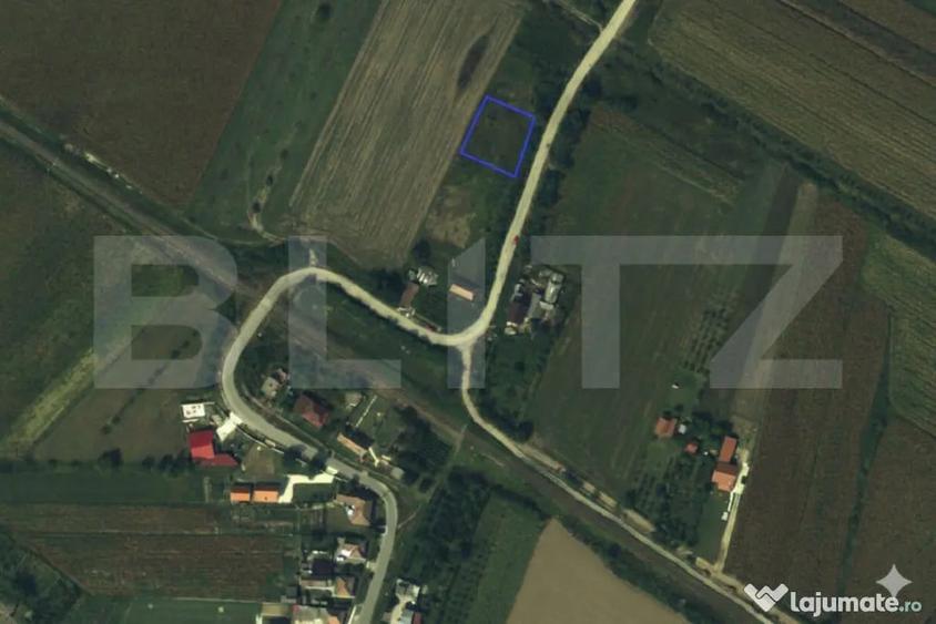 Teren de 900 mp, în Odoreu