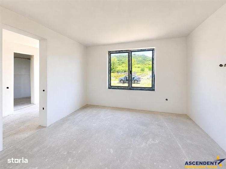 Casă cu 4 camere în Bărdești