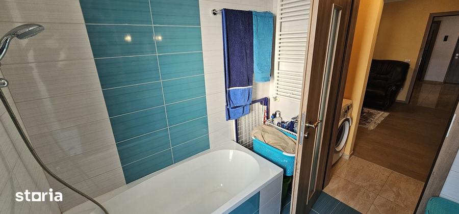 Apartament cu 3 camere semidecomandat în Central