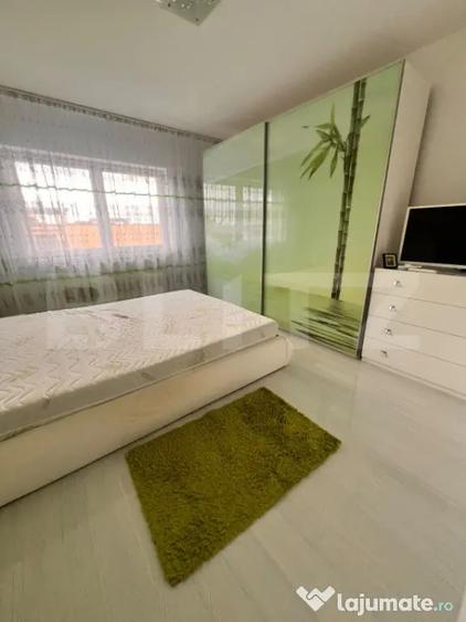 Apartament cu 4 camere decomandat, mobilat în Ultracentral