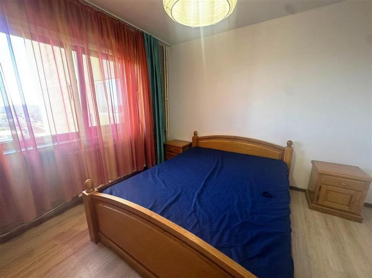 Apartament cu 3 camere decomandat, mobilat în Republicii