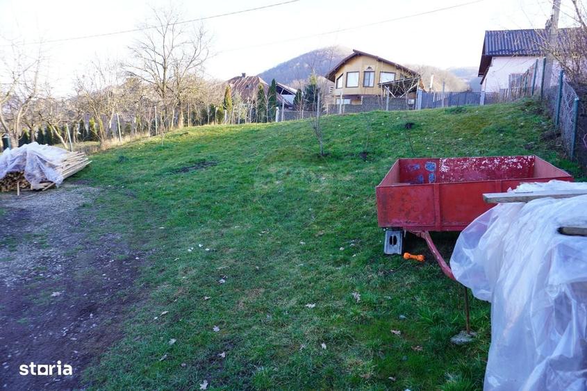 Casă cu 4 camere în Valea Hotarului