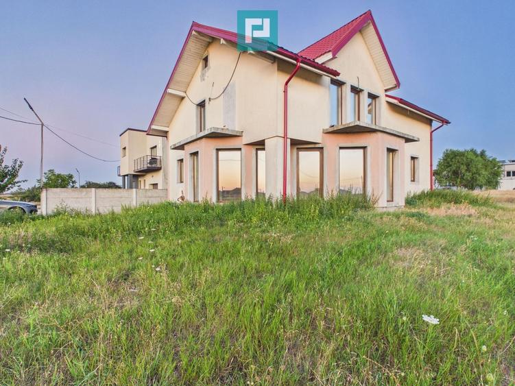 Casă individuală cu 6 camere cu Canalizare în Sânandrei