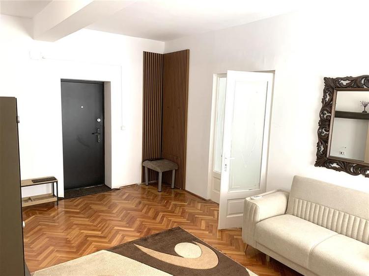 Apartament cu 2 camere decomandat în Spitalul Județean — fotografia 2