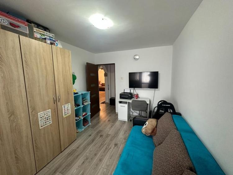 Apartament 3 camere, 61.06 mp, zona Craiovita Noua - 2