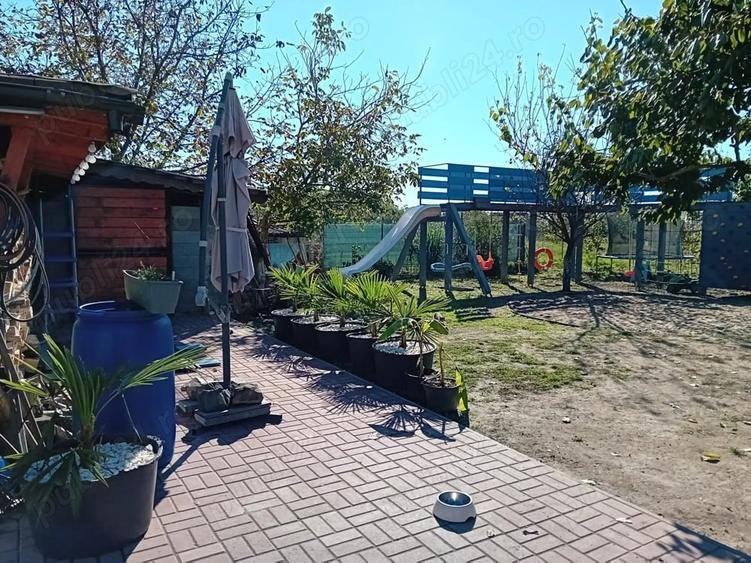 Casă cu 4 camere cu Teren 1350 Mp în Vărșand