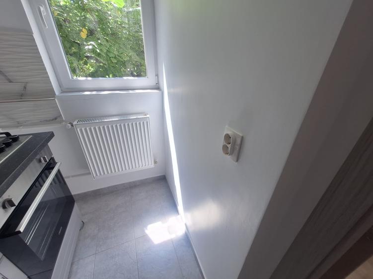 Garsoniera renovata de inchiriat situata in zona Titan Metrou Costin Georgian - 2