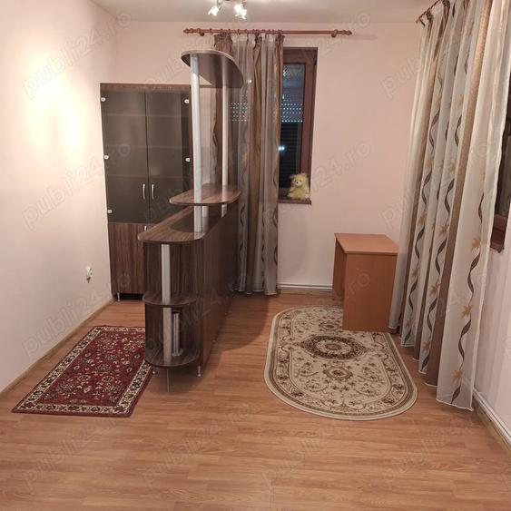 Casă cu 6 camere în Ciolpani