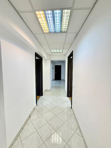 Apartament cu 4 camere decomandat în P-ța Unirii