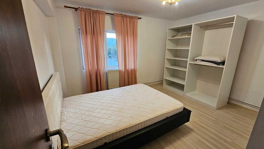Apartament cu 3 camere decomandat în Cornetu