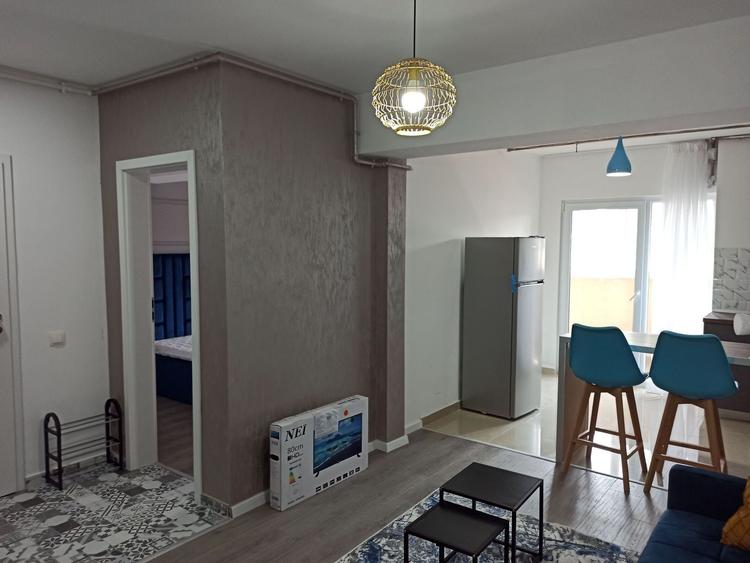 Apartament cu 2 camere semidecomandat, mobilat în Nord-Vest