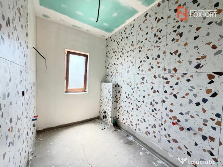 Casă cu 5 camere cu Teren 348 Mp în Săcălaz