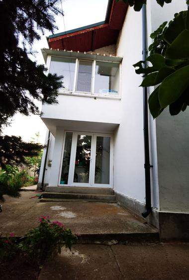 Casă cu 4 camere în Preajba