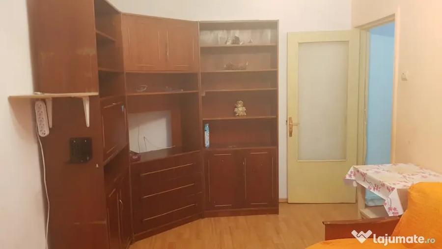 Apartament cu 2 camere nedecomandat în Central