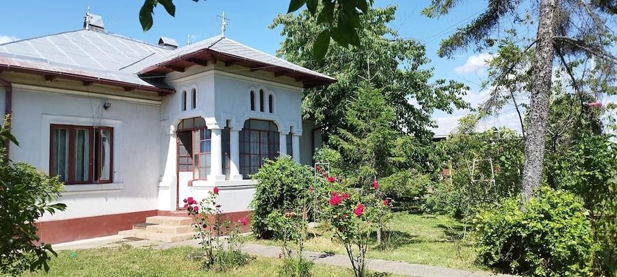 Casă cu 4 camere cu Teren 1400 Mp în Cerșani