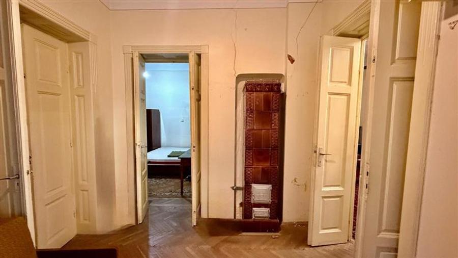 Casă cu 6 camere cu Teren 236 Mp în Copou