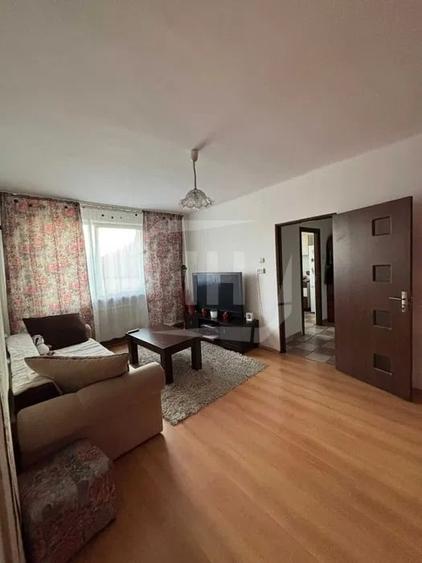 Apartament cu 2 camere semidecomandat, mobilat în Central