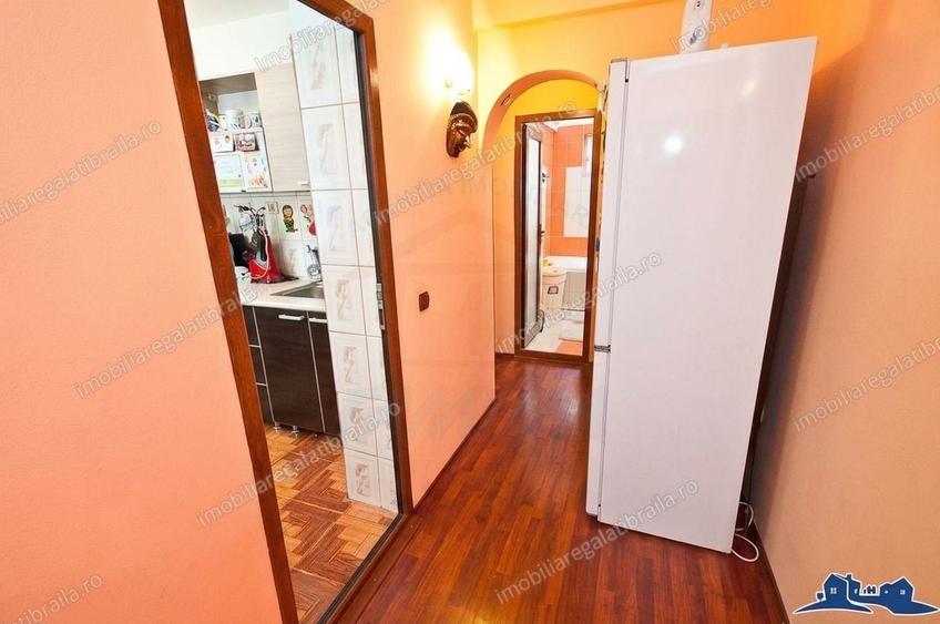 Apartament cu 2 camere decomandat în Micro 20