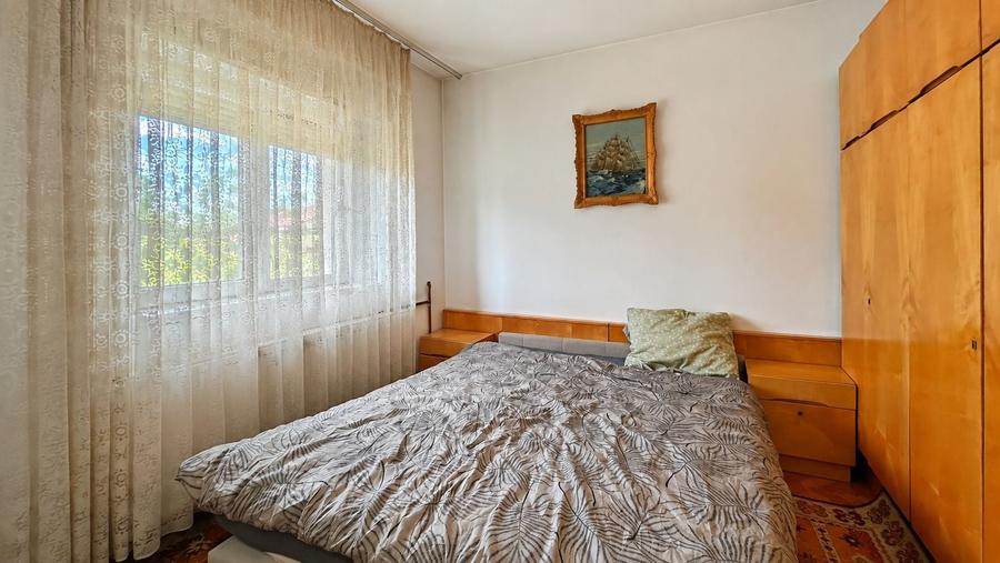 Apartament cu 3 camere decomandat, mobilat în Soarelui