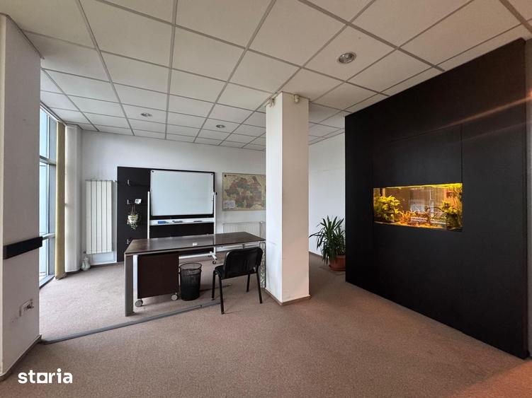 Spațiu comercial, de 367 mp, în Vitan