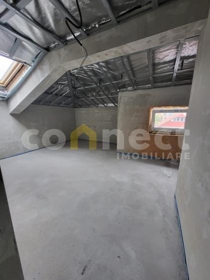 Apartament cu 4 camere semidecomandat în Someșeni