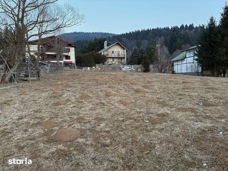 Teren de 2676 mp, în Piatra Arsă
