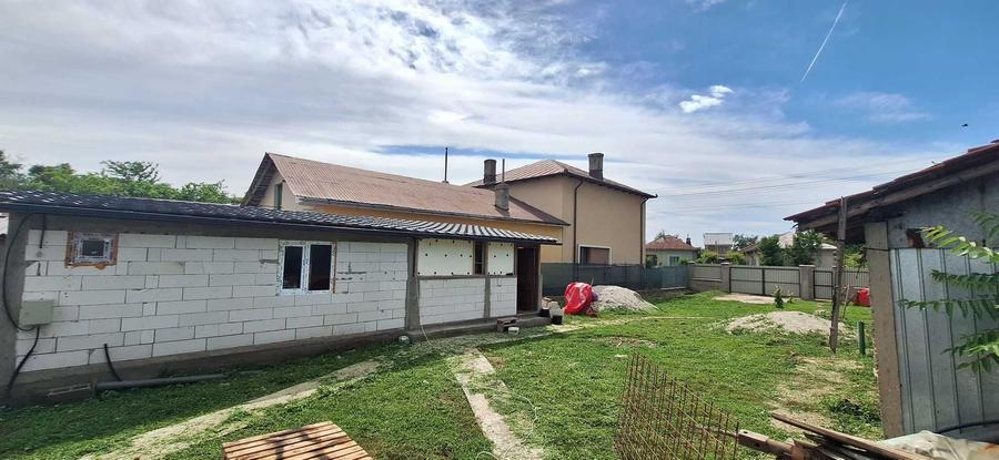 Casă cu 3 camere în Exterior Vest
