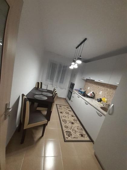 Garsonieră decomandată în Central