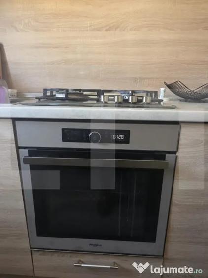 Apartament cu 3 camere semidecomandat în Ozun