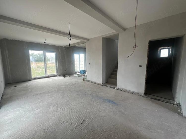 Casă cu 2 camere cu Teren 500 Mp în Vladimirescu