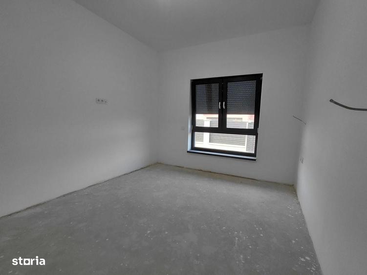 Casă cu 4 camere cu Teren 450 Mp în Cristian