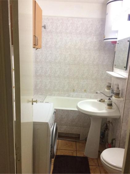 Apartament cu 2 camere decomandat în Girocului