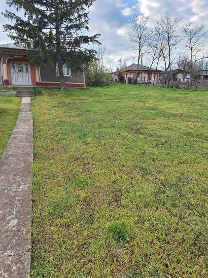 Casă cu 6 camere cu Teren 3080 Mp în Cuca