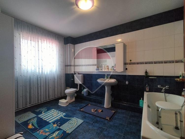 Casă individuală cu 5 camere cu Teren 550 Mp în Tărtășești
