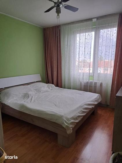 Apartament cu 3 camere decomandat în Carpați 1