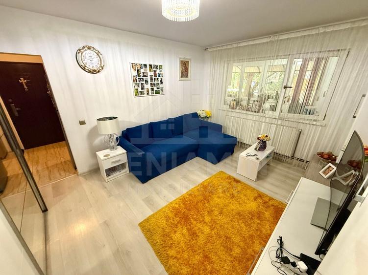Apartament cu 2 camere semidecomandat în Craiovița Nouă