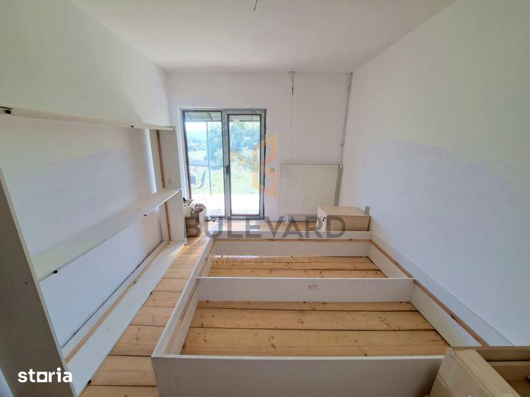 Casă cu 5 camere cu Teren 4700 Mp în Zimbor