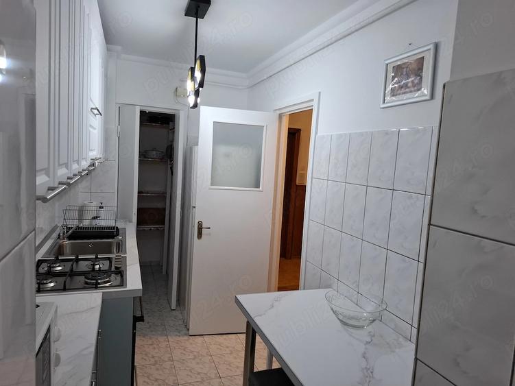 Apartament cu 3 camere decomandat în George Enescu
