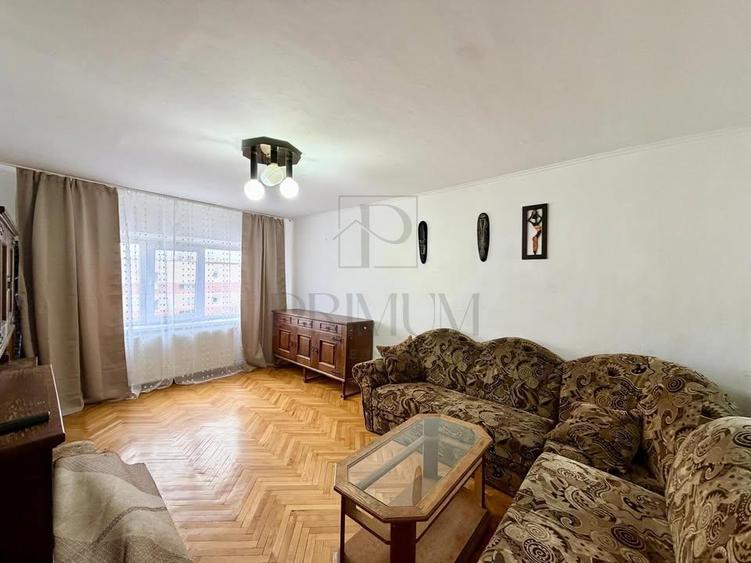 Apartament cu 3 camere decomandat, mobilat în Lipovei