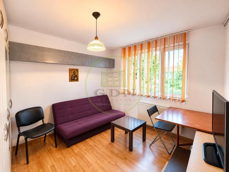 Apartament cu 4 camere decomandat în Rahova