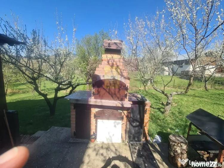 Casă cu 5 camere cu Teren 2177 Mp în Ghioșești
