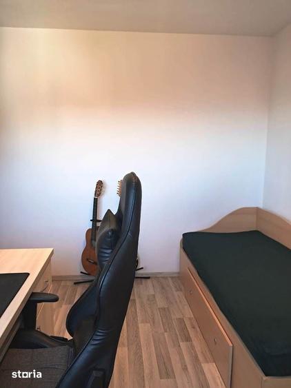 Apartament cu 3 camere decomandat în Gușterița