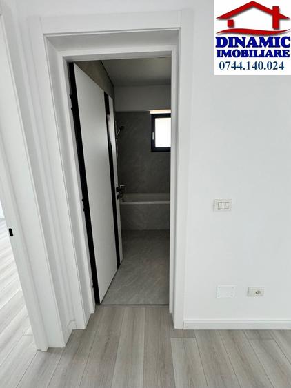 Apartament cu 3 camere semidecomandat în Calea Romanului